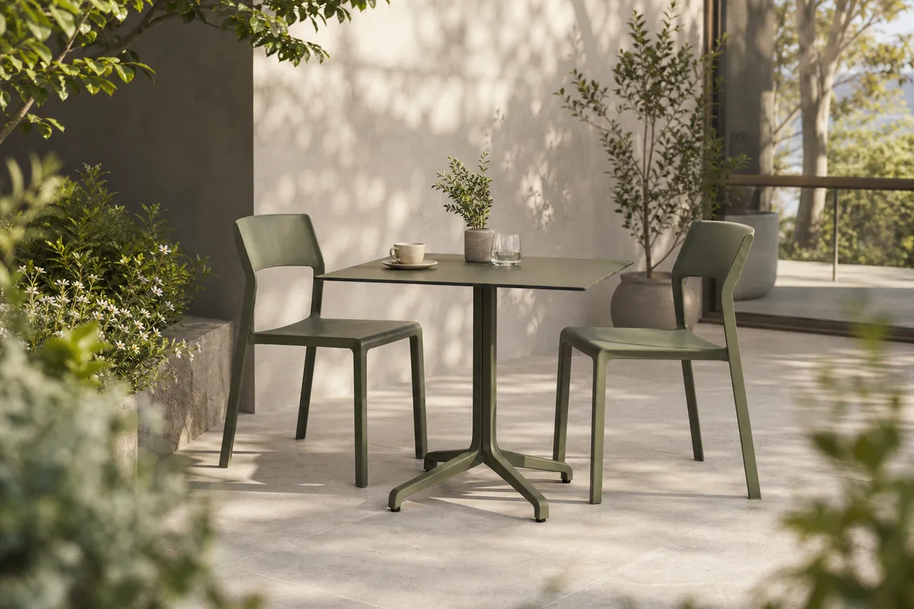 Made for moments that stay outdoors