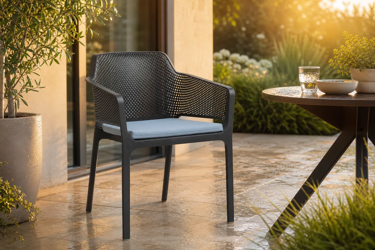 Soft freshness for summer seating